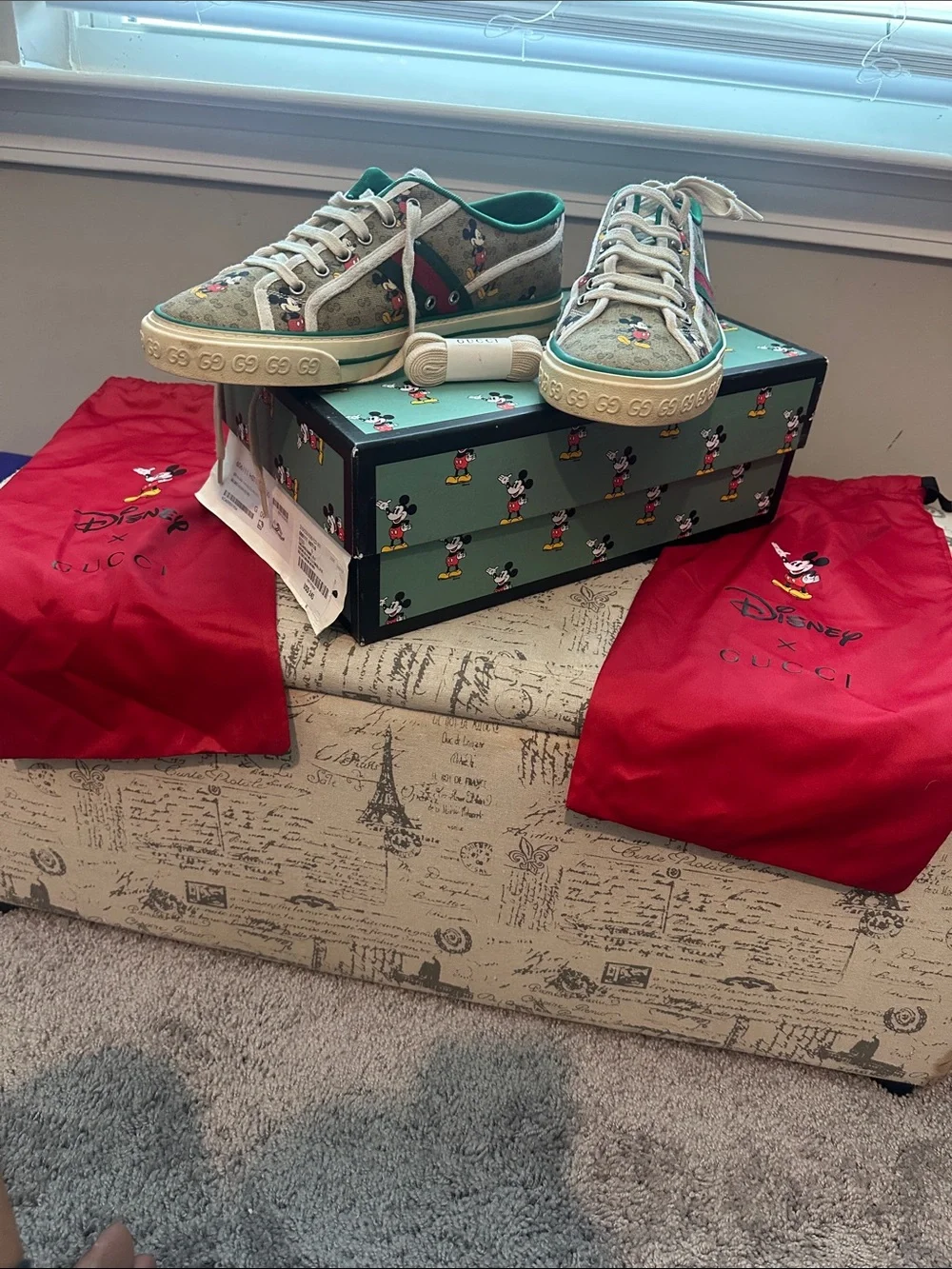 Gucci Men Beige and Green Disney Mickey Low-Top Sneakers